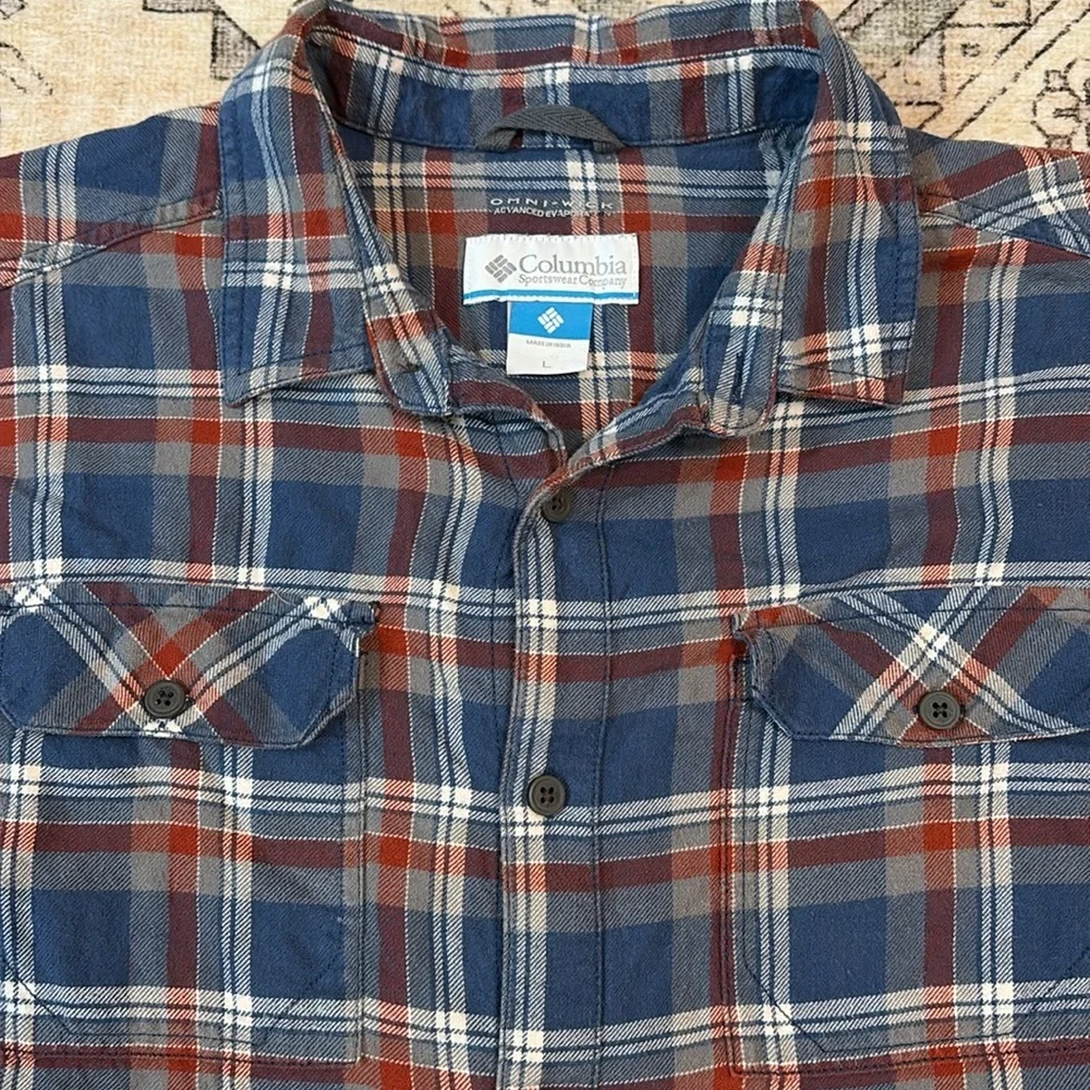 COLUMBIA L plaid 💯 cotton button down plaid flannel shirt